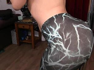 sinn sage strips and shows tits