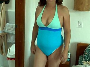 I'm So Turned On At The Beach, I Fuck A Stranger Hard