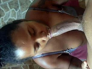 minha titia empurra pau pela garganta