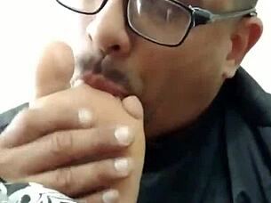 check out ex whore's sexy toes 😘