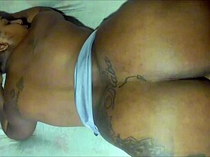 minha titia empurra pau pela garganta