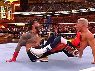 Roman Reigns vs Cody Rhodes