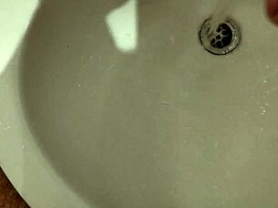 Mutual Masturbation in Egypt Hotel Room