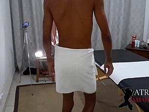 Loira milf nao resite ao ver o tamanho do dote do novinho e senta gostoso ines ventura 😘