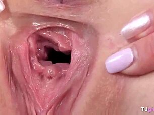 Debora And Kristy Black Gape Their Pussies In Stockings