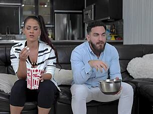 peter green and nikki sweet share blowjobs and riding for facial