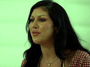 Queenie Sateen and Jane Wilde enjoy sensual scissoring