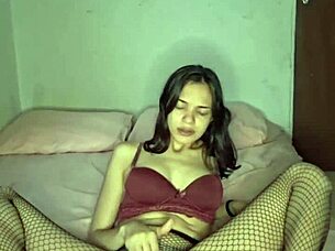 fodendo compulsivamente minha buceta ate eu virar uma vagabunda cremosa