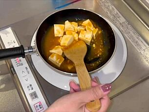 couldn’t resist her naked apron in kitchen sex