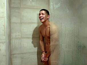 Girlfriend Demands Facial Cumshot During Bathroom Fucking!