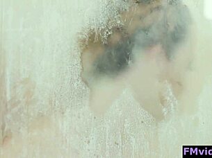I Fuck Sexy Babe In Shower