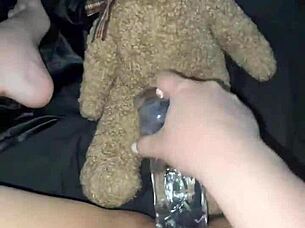 arabian snowwhite, saudi teen in los angeles, fucks herself with glass dildo and wants bbc