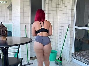 Chamei empregada tirar roupa tesao olhando latina