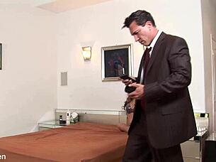 blonde honey giving a deepthroat blowjob 😏