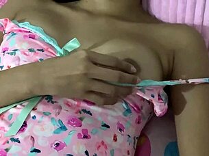 surprise my roommate masturbating and she lets me record