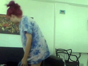 Dreianova says, 'Watch me masturbate live on Chaturbate?'