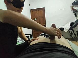 la invite a ver peliculas con una prostituta latina