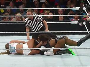 nikki bella vs naomi in extreme rules match 2015