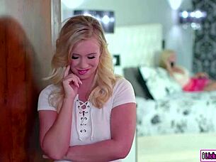 Christie Entertained By Stepdaughter With Rimjob And Scissoring