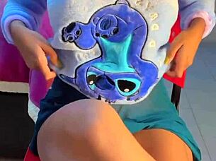 stepsister moans during pussy licking