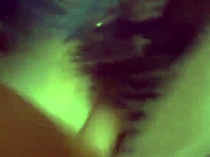 MIRA QUE RICO ME SALE MI LECHITA QUIERES CHUPARMELA