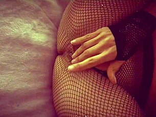 Having hard sex with beautiful ballet dancer in homemade video