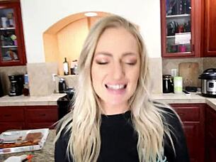 nerdy gamer girl fucked in florida while playing video games