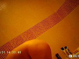 i spied her nude tits in the shower