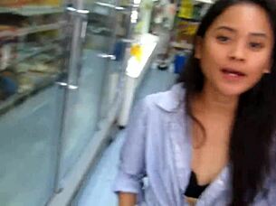 nerdy gamer girl fucked in florida while playing video games