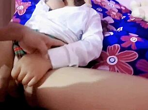 ¿La Convenzo A Mi Inocente Sobrinastra De Darme El Culo Y Me Vengo Dentro De Ella Para Dejarla Preñada Amateur?