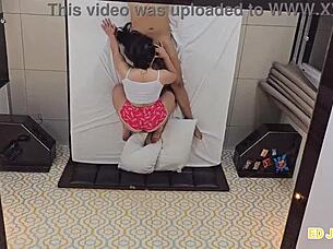 Paranaense branquinha fudendo no pelo completo no red e no sheer