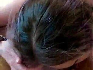 My stepsister shows me her apartment without taking the dick out of her mouth 😏