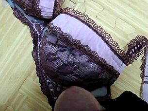Narrative of cumshot on step sister's pink leopard print bra with black lingerie