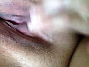 fingering my thick pussy for u