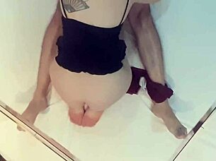 redhead latina gives blowjob and handjob until massive cumshot