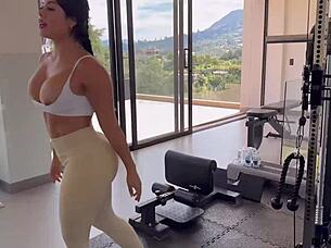 Insane bubble butt girl spreads at gym!