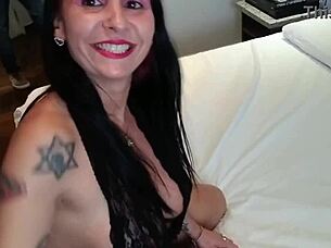 Sucking that big tits guy 😋