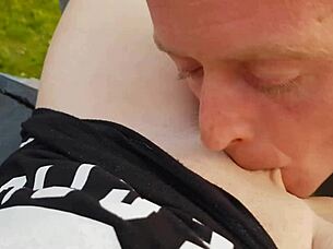 Foot Job Vs Pussy Gushing