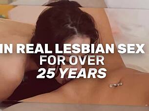 Sexy Artist Eats Muse's Wet Pussy