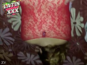 LE ENCANTA EL CULO A ESTA MILF