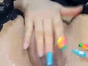 La Coneja Rabitquicky Official La Maquina De Chorros Se Corre Varias Veces A Traves De La Estimulacion Con Su Juguete Y Sus Dedos Mira Como Esta Linda Rubia Tetona Es Una Maquina De Hacer Squir