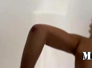 soapy alicia reign squirts as rome drills her deep