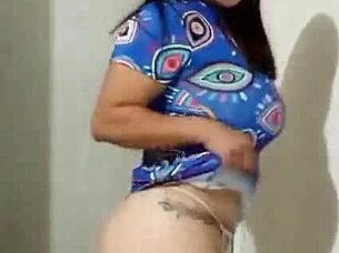 Le Bailo por Cam a Mi Novio con Besos y Tetas Naturales