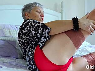 Savana Solo Fingers Big Tits Curves