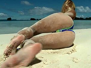 Nikki Thorne Teases In Her Bikini!