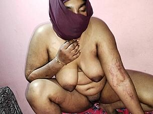 Curvy Indian bhabhi shaves head to suck huge dick easily in homemade video