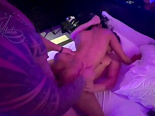 Levamos a Mulher do Corno no Motel e Fodemos Ela de Todo Jeito Metemos Dois Paus na Buceta Dela e Filmamos para Mandar Pra Ele