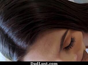 Udskeje steddatter straffet af stedfar