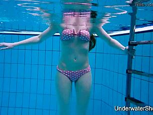 Sexy girl shows young body underwater!