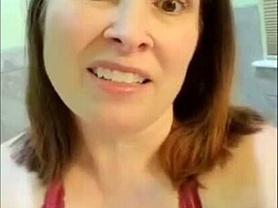 lynnette lyons chats about her big tits before water sports facial